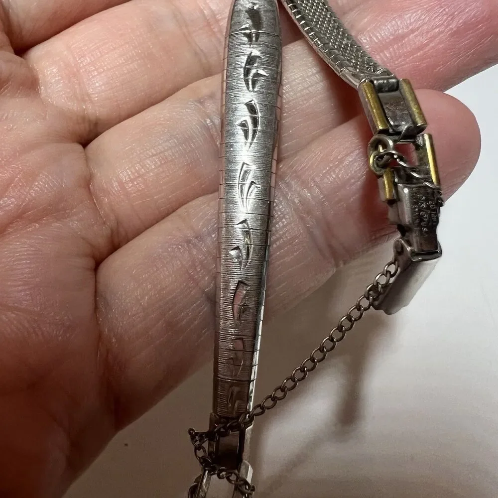 Vtg 1971 Caravelle Bulova Ladies Watch N1 10K RGP Bezel Silver Tone Kreisler